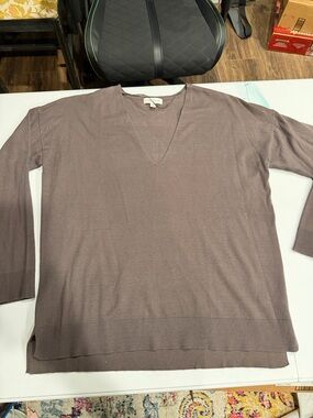 Prologue Women's V-Neck Sweater in Taupe